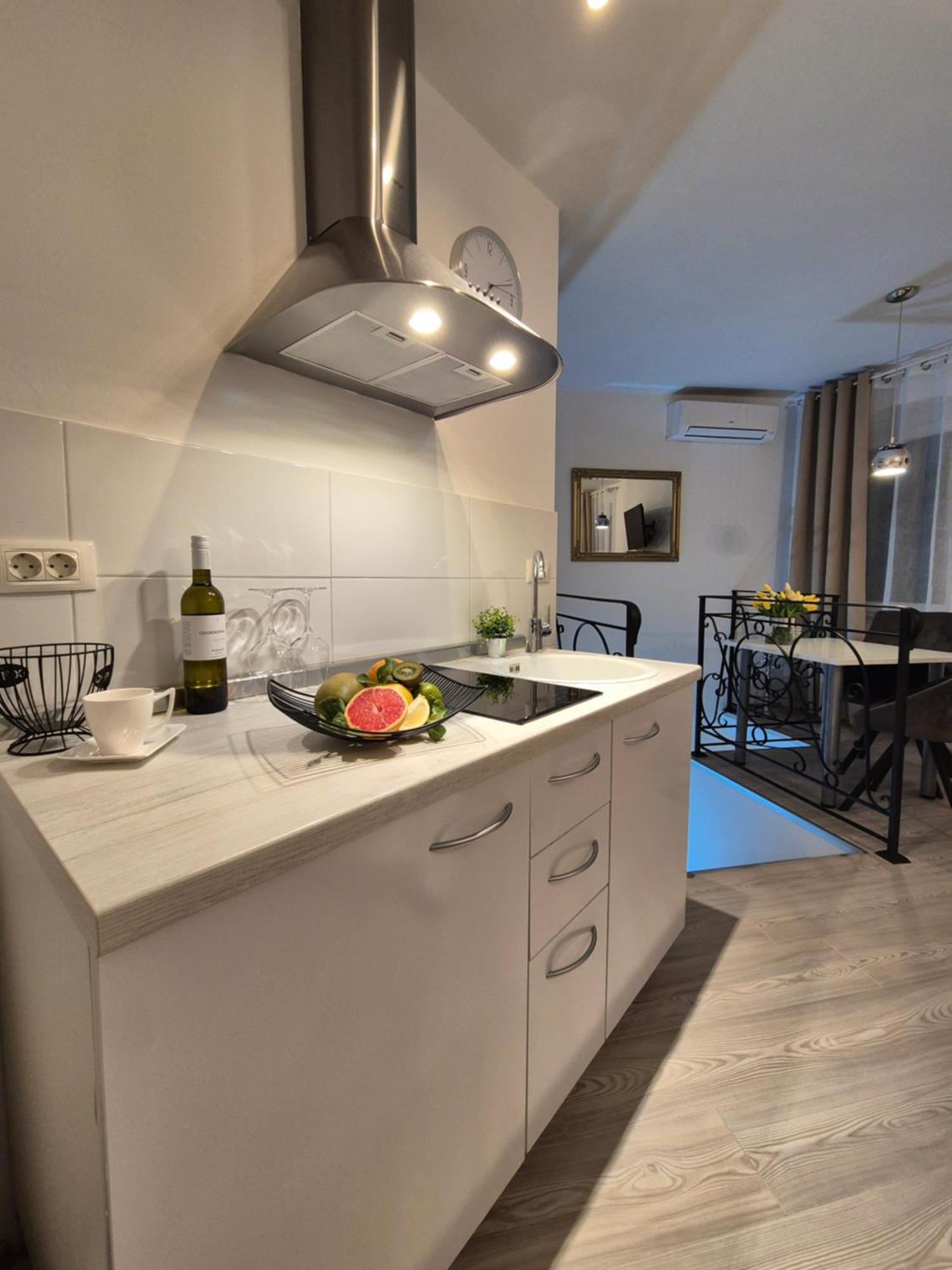 Studio Apartment Lily روفينج المظهر الخارجي الصورة
